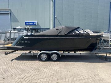 2024 Maxima 720 Retro