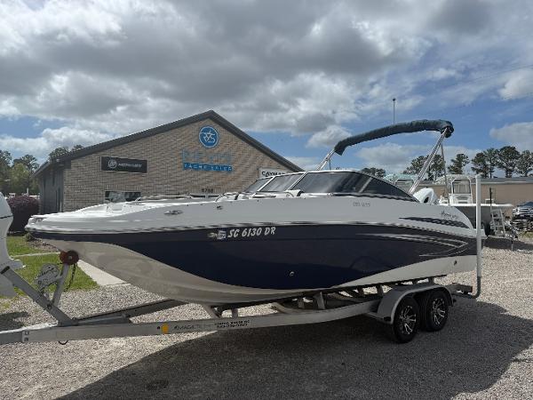 2021 Hurricane SunDeck 217 OB