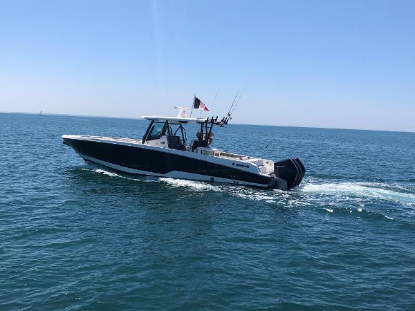 2019 Wellcraft 352 Fisherman