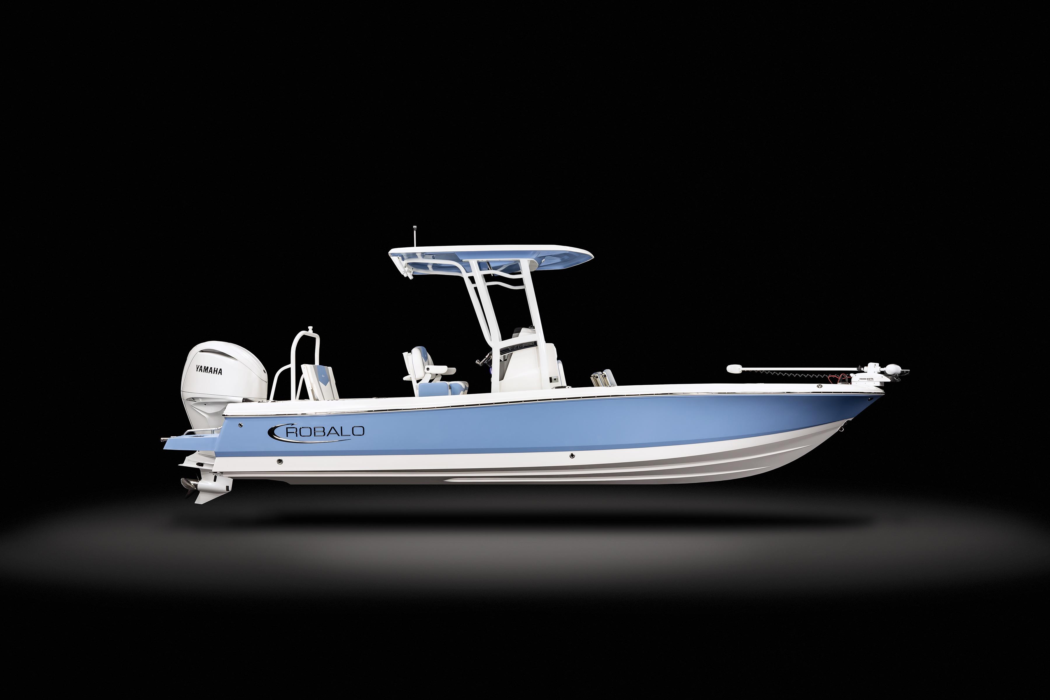 2026 Robalo 246 Cayman