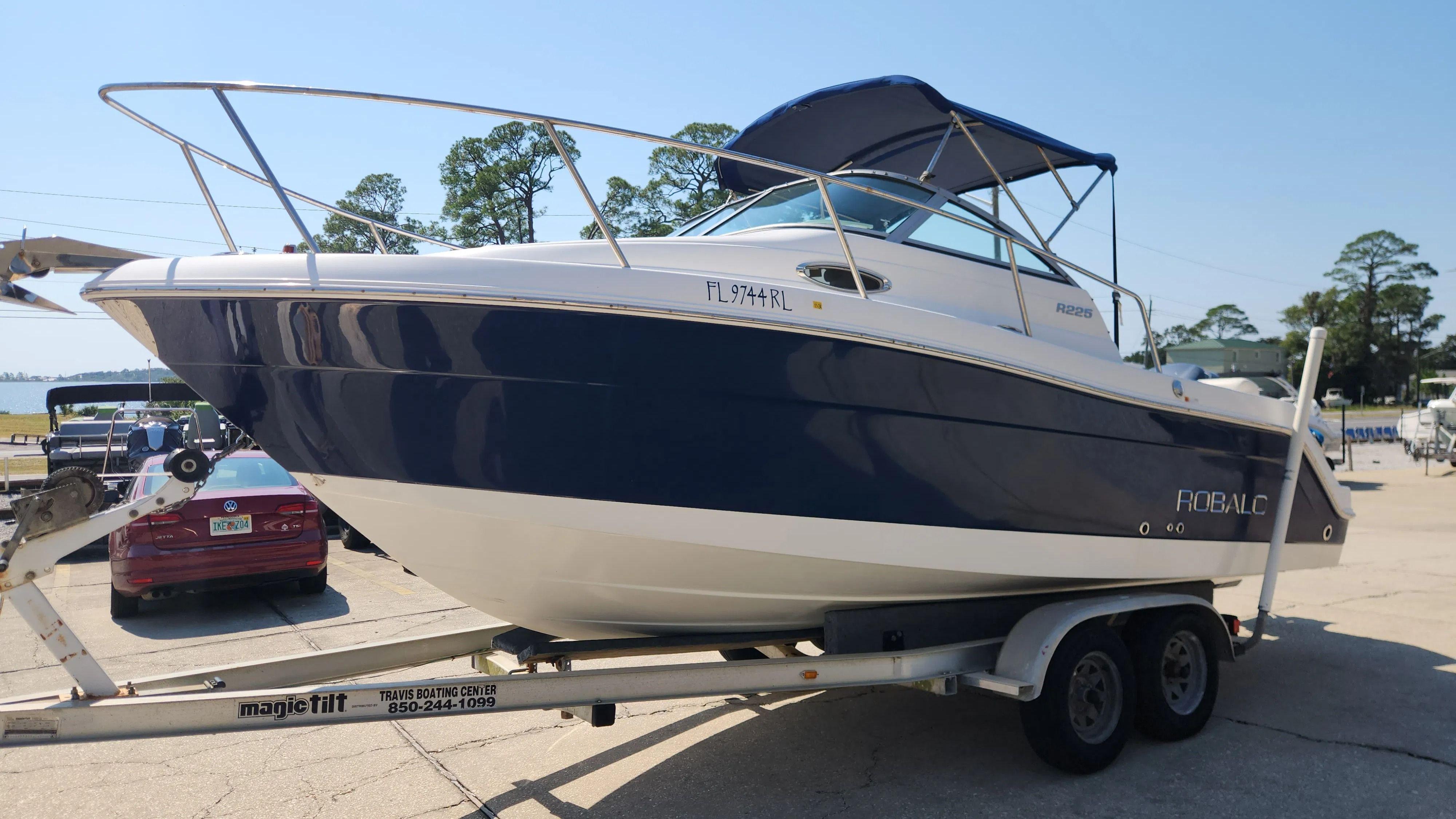 2012 Robalo 225 WA