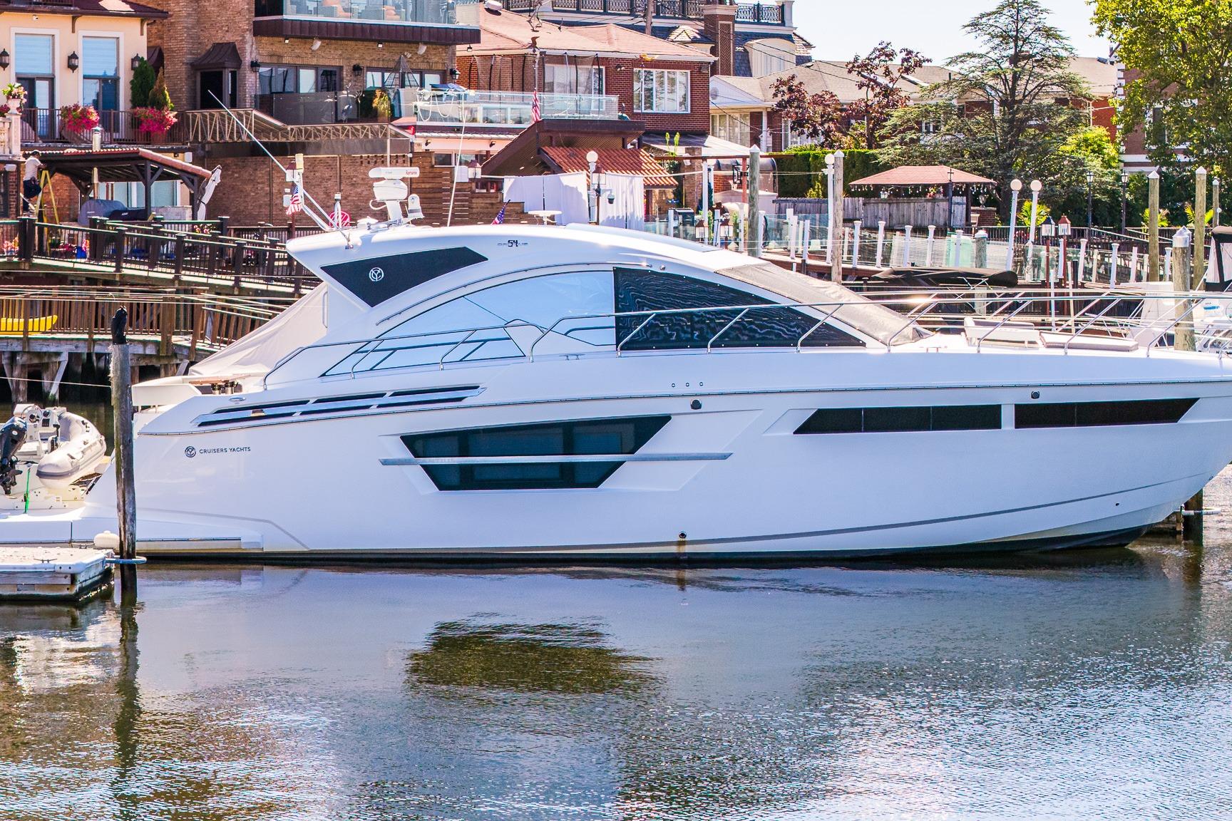2019 Cruisers Yachts 54 Cantius
