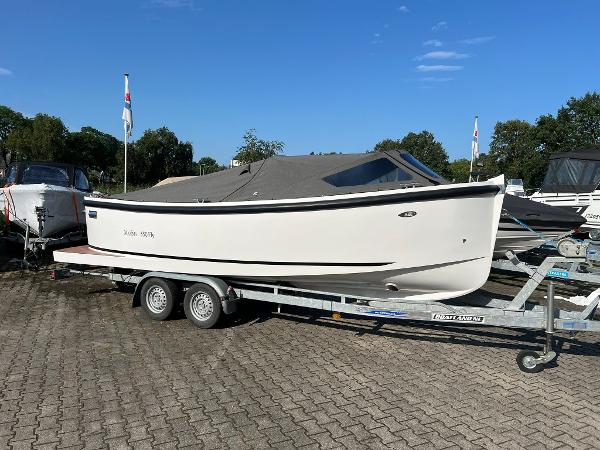 Maxima 650 Flying Lounge