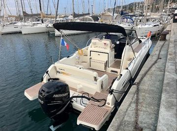 2023 Quicksilver Activ 875 Sundeck