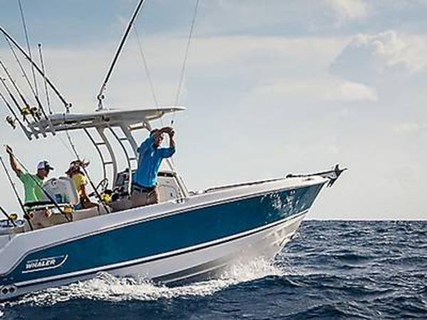 2025 Boston Whaler 230 Outrage