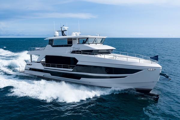 Horizon FD75 2025 Horizon FD75 yacht cruising on open sea.