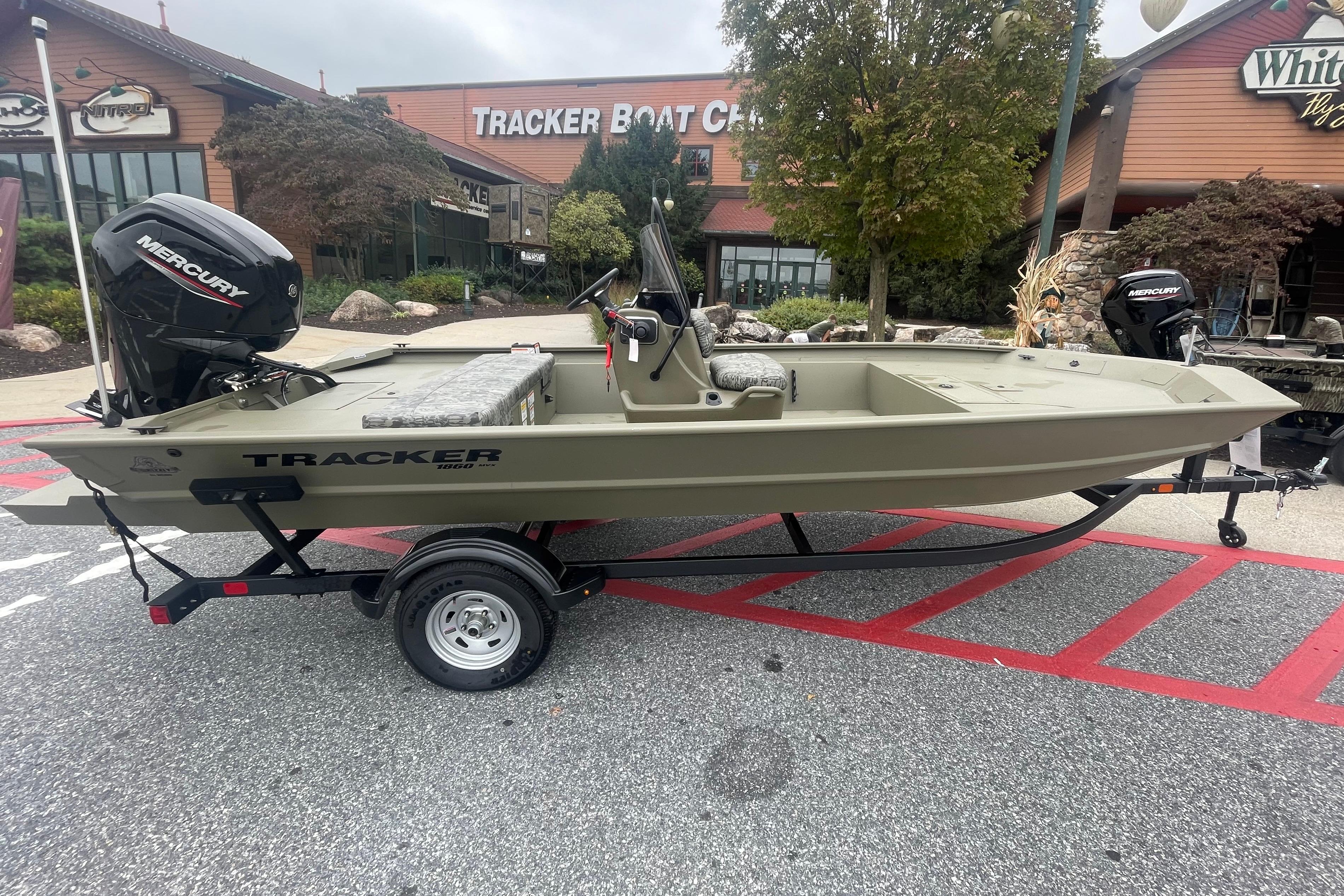 2026 Tracker Grizzly 1860 CC
