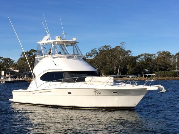 Riviera 37 Flybridge boats for sale - boats.com