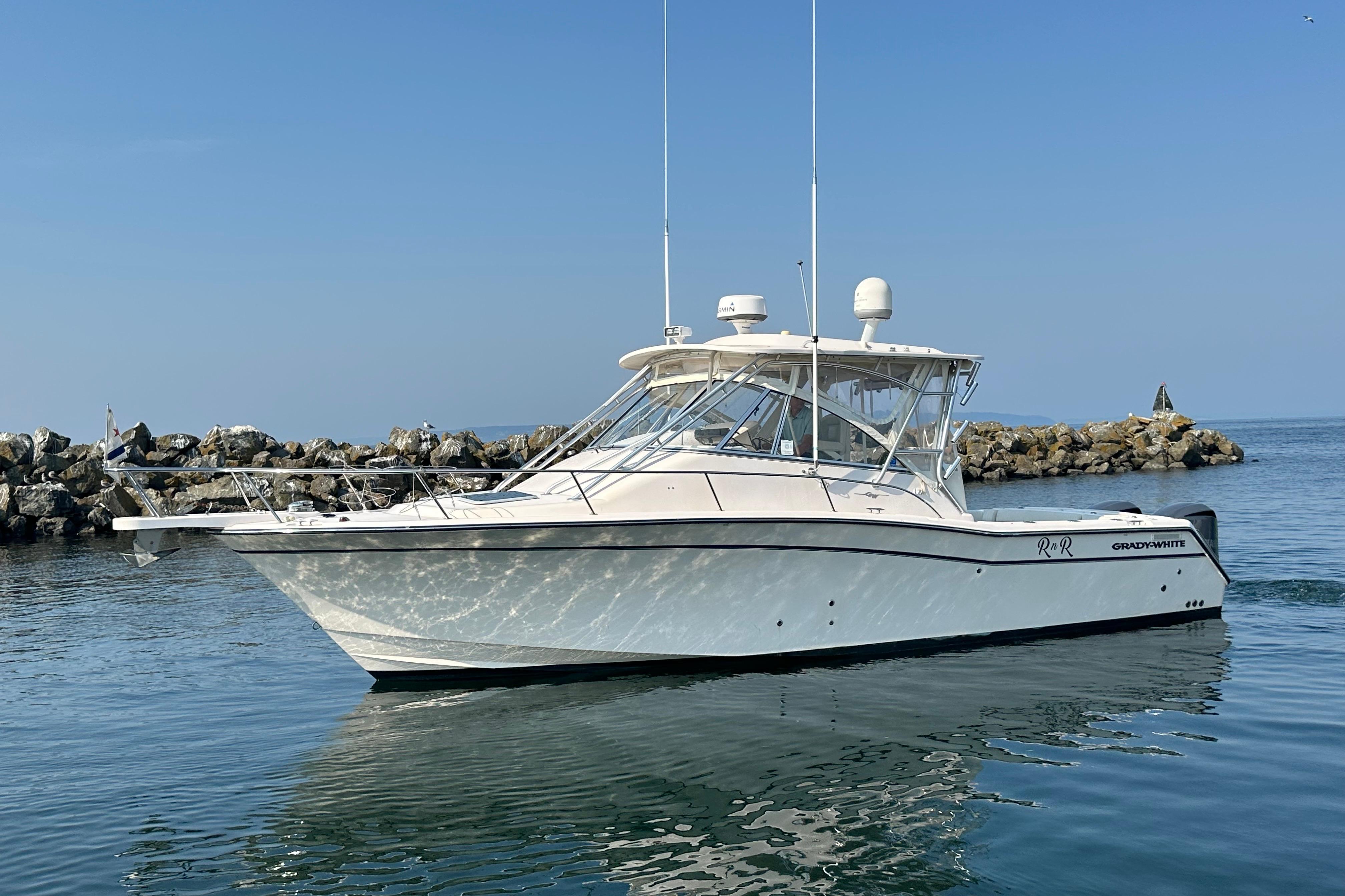 2008 Grady-White Express 330