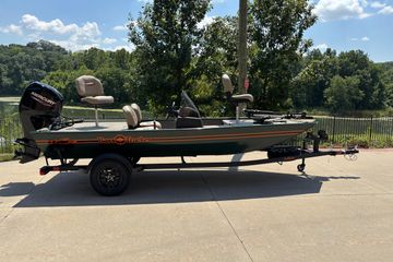 2026 Tracker Bass Tracker Classic Limited
