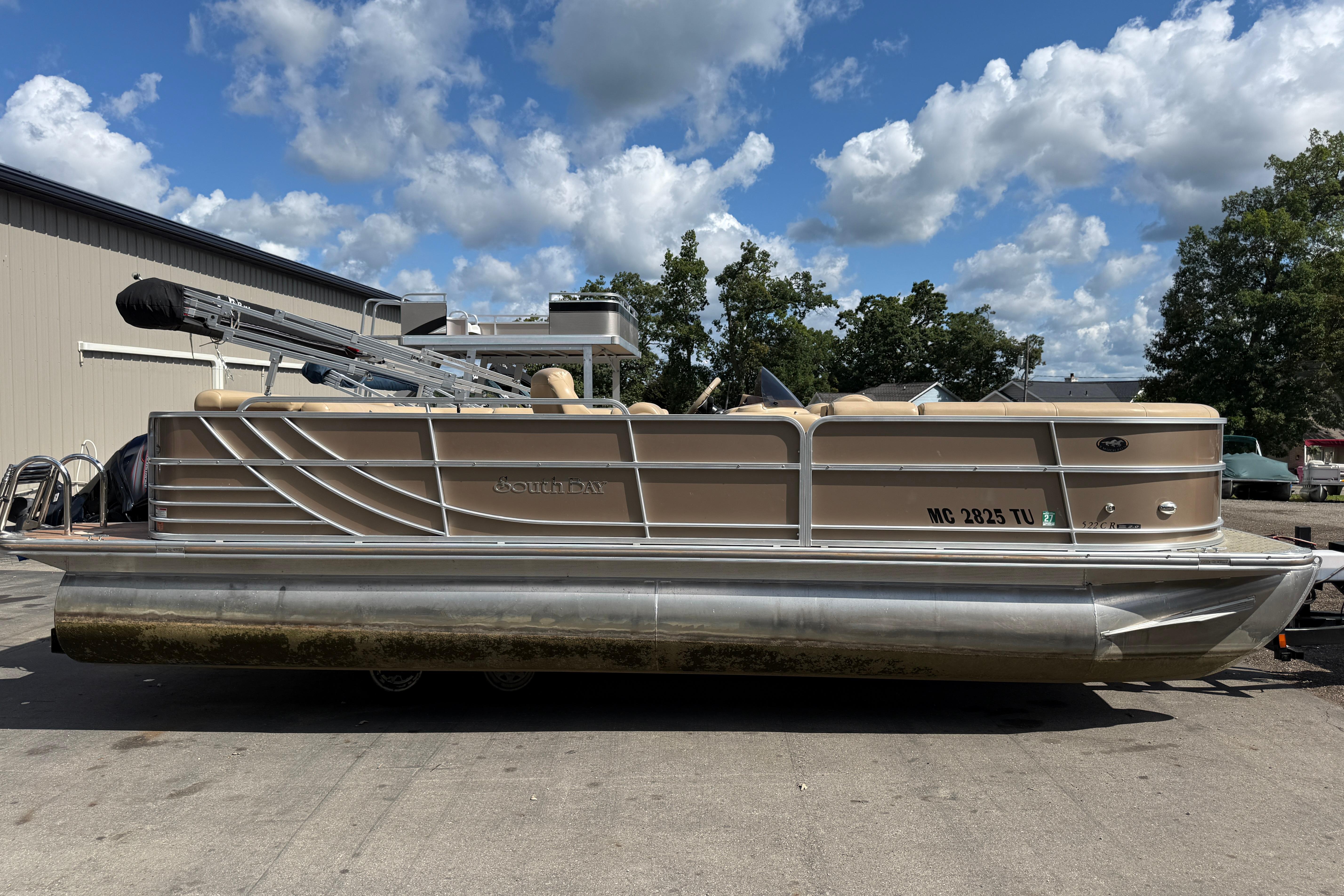 2015 South Bay 522CR