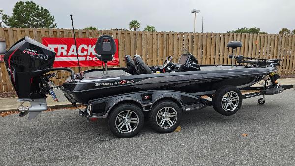 Ranger Z520R Ranger Cup Equipped 2024 Ranger Z520R Ranger Cup Equipped boat, black, on a trailer.
