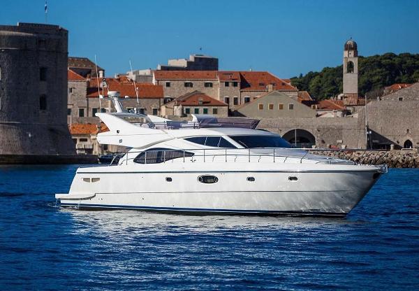 2006 Ferretti Yachts 591