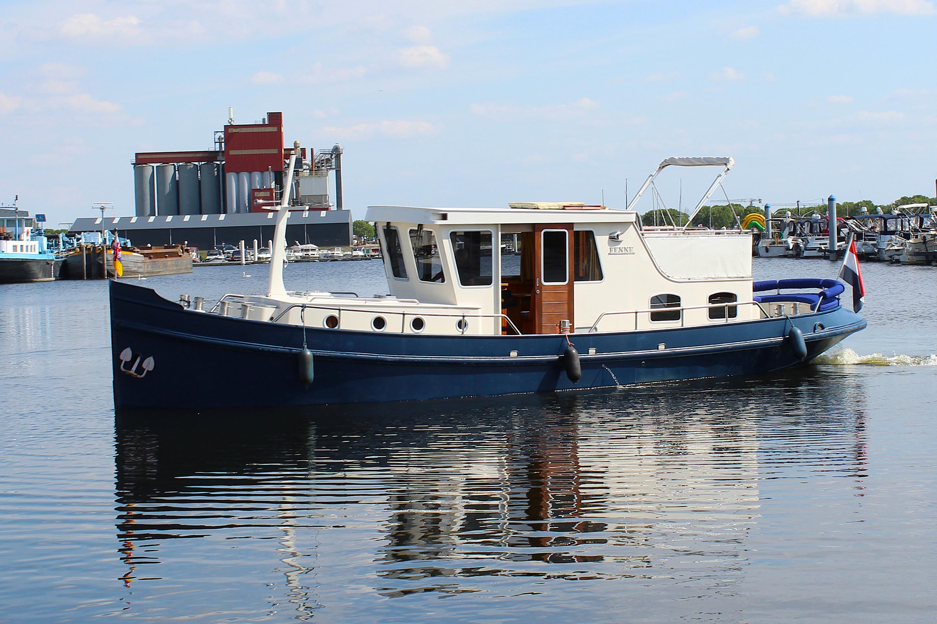 1916 Motor Yacht Ex Sleepboot