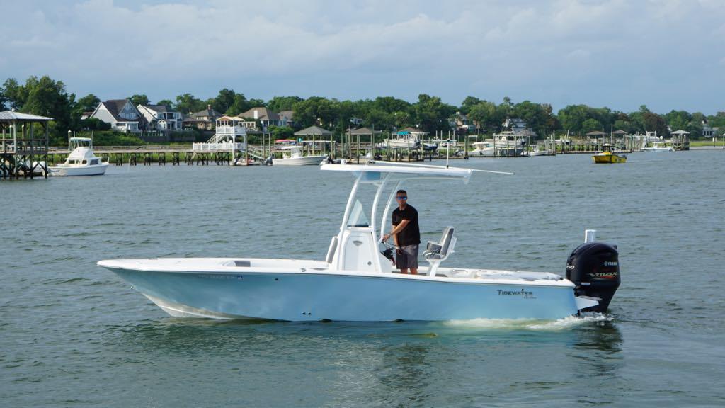 2017 Tidewater 2500 Carolina Bay