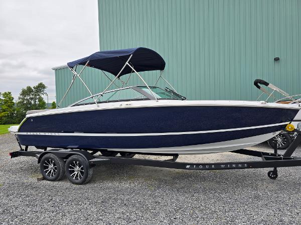 2025 Four Winns H4
