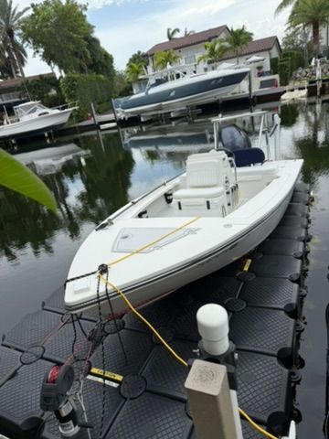 2013 Hewes 16 red fisher