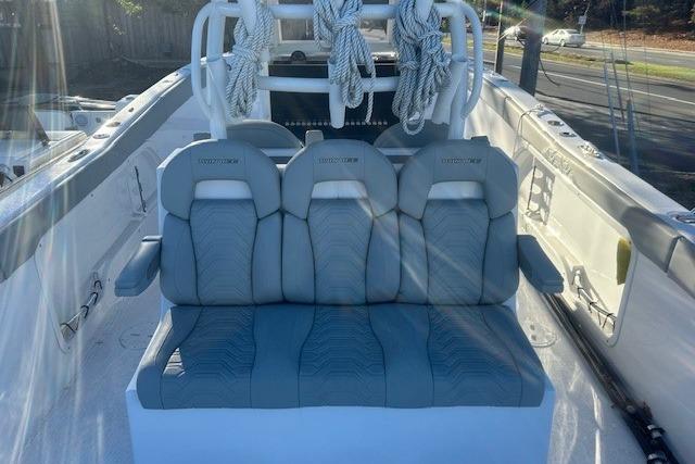 2023 Twin Vee 340 GFX CC