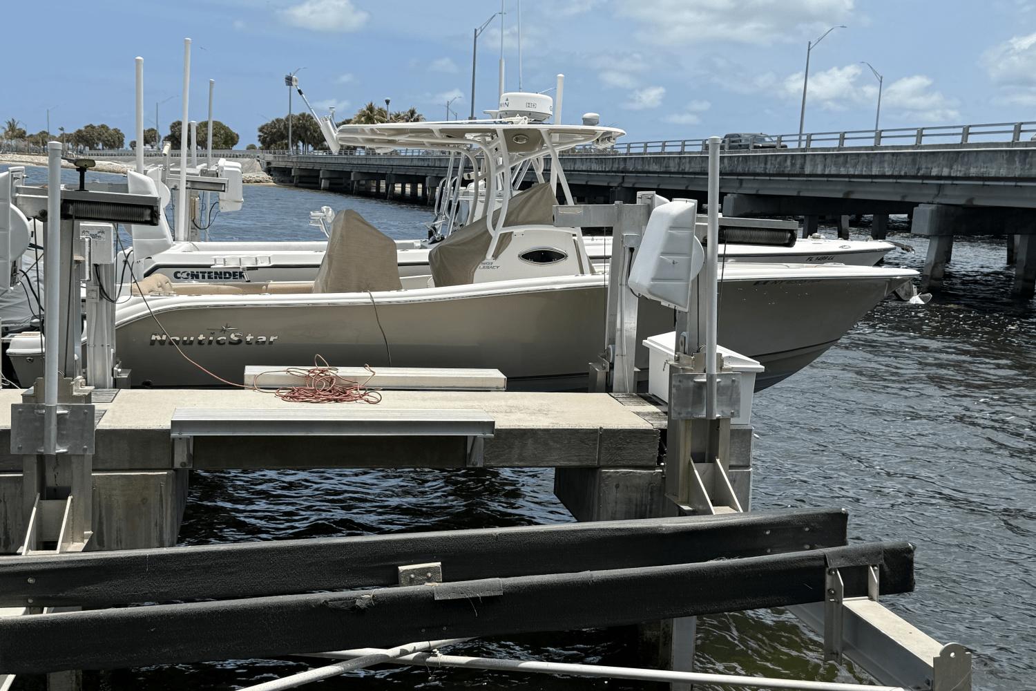 NauticStar 2602 L