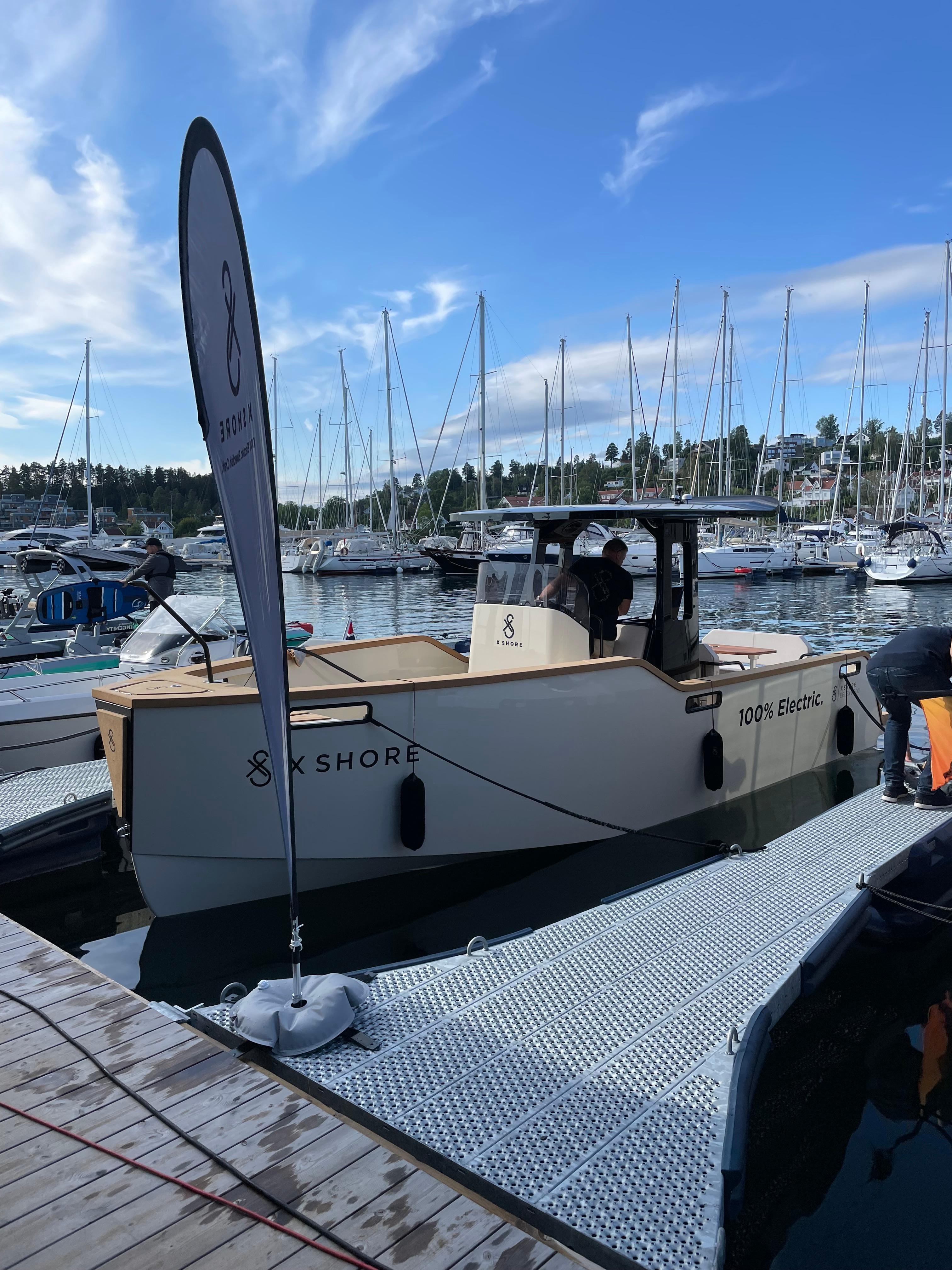 2021 X Shore Eelex 8000