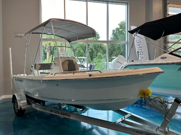 2025 Key West 1720 Center Console