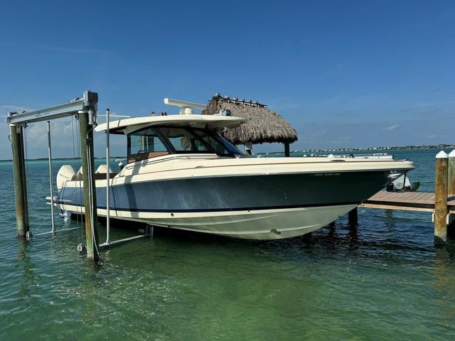 Chris-Craft Calypso 35 with Triple 300 Mercs