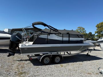2023 Hurricane FunDeck 2260 REF OB