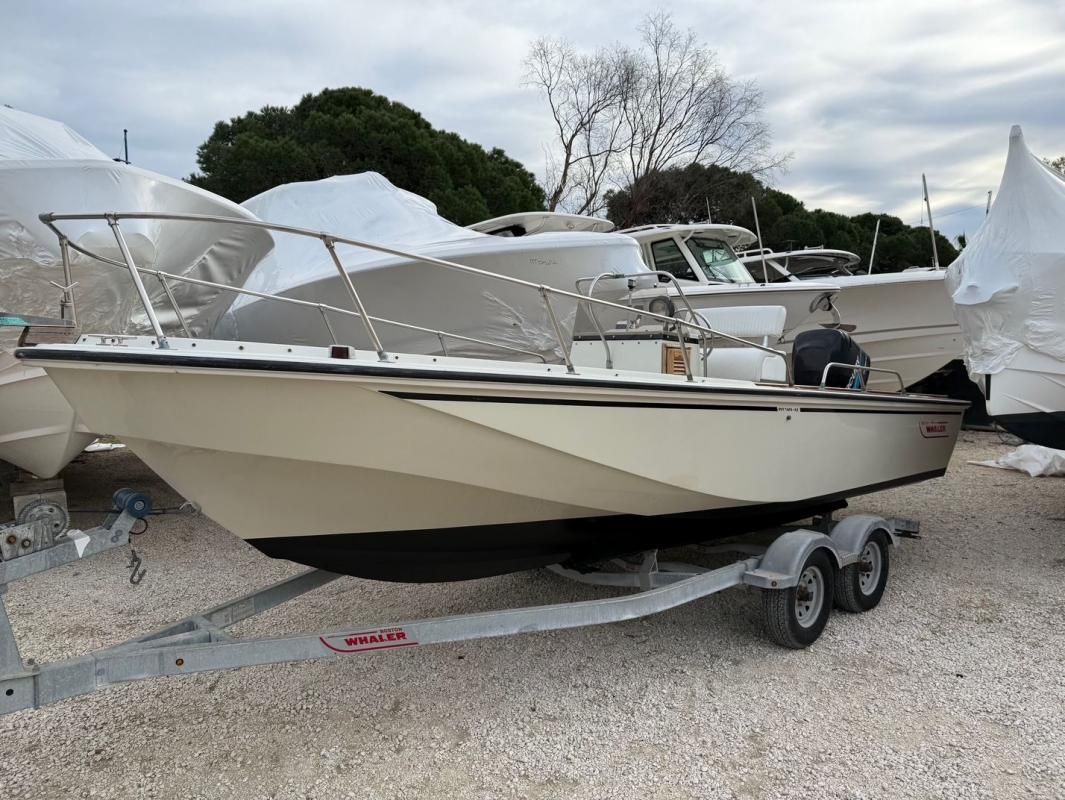 1984 Boston Whaler 22 Outrage