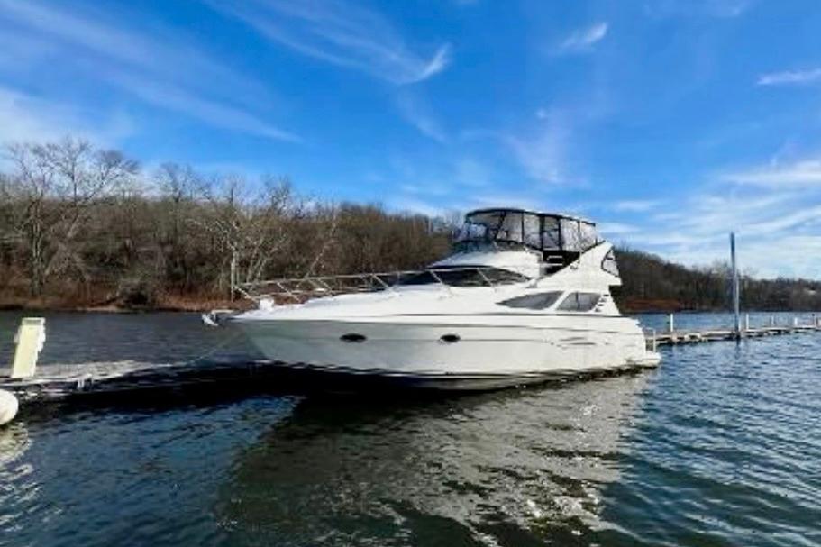 2006 Silverton 43 Sport Bridge