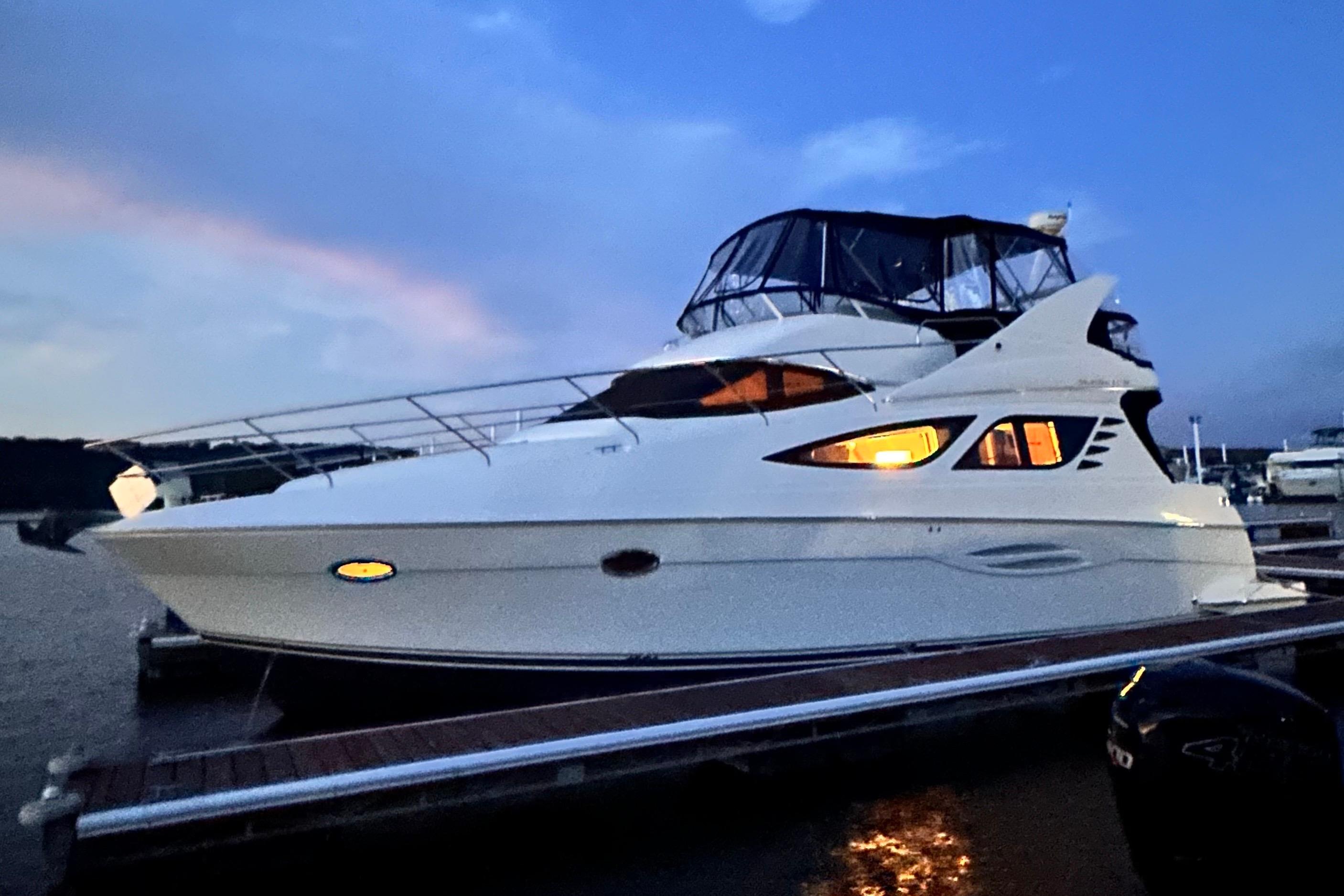 2006 Silverton 43 Sport Bridge