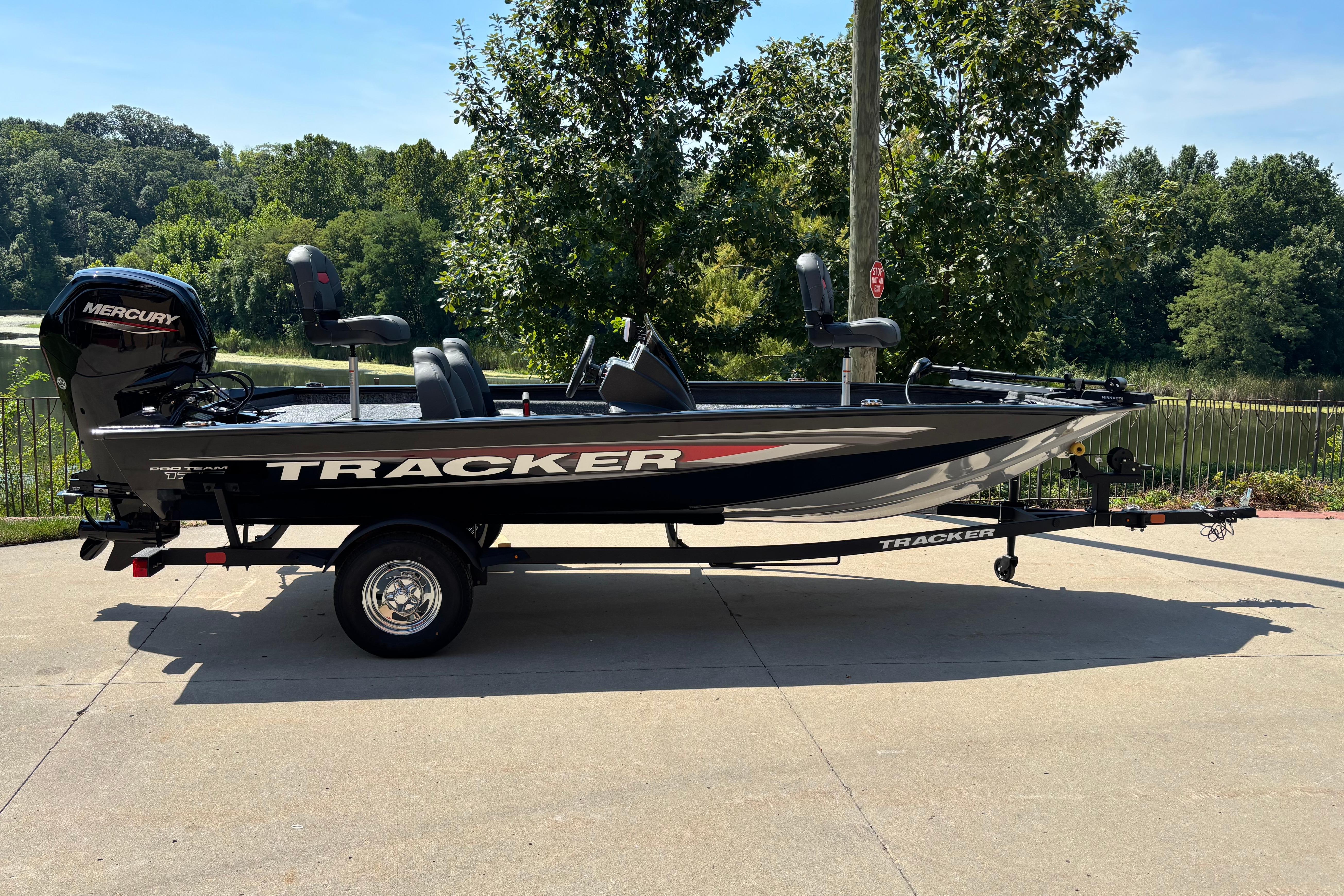 2026 Tracker Pro Team 175