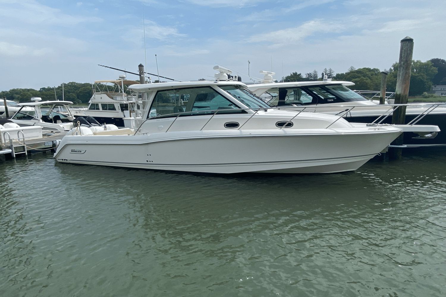 2020 Boston Whaler 345 Conquest