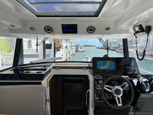 2021 Jeanneau NC Sport 895
