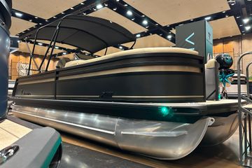 2026 Viaggio Lago X22D Tritoon