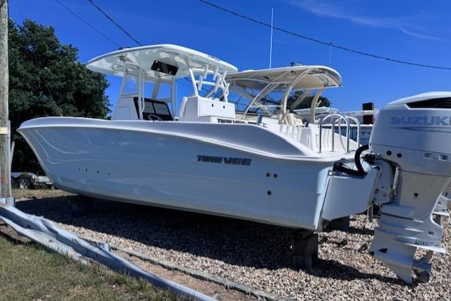 2023 Twin Vee 280 GFX CC