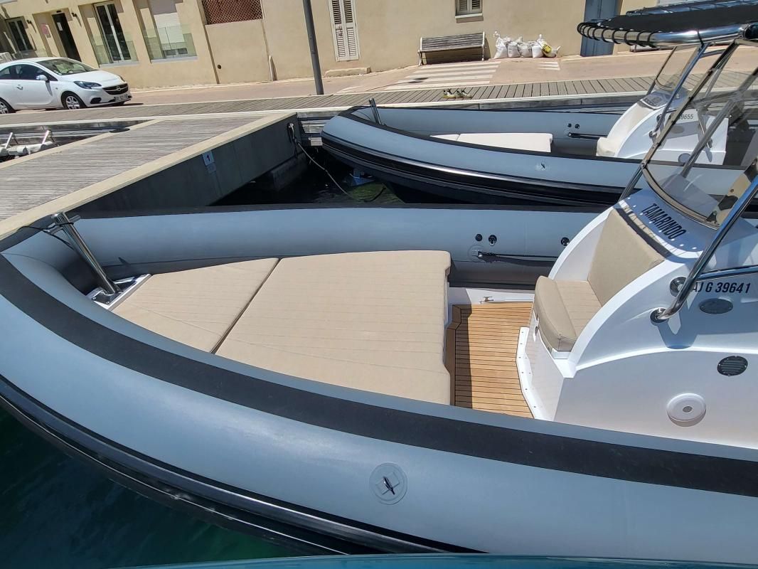 Sea Water PHANTOM 260
