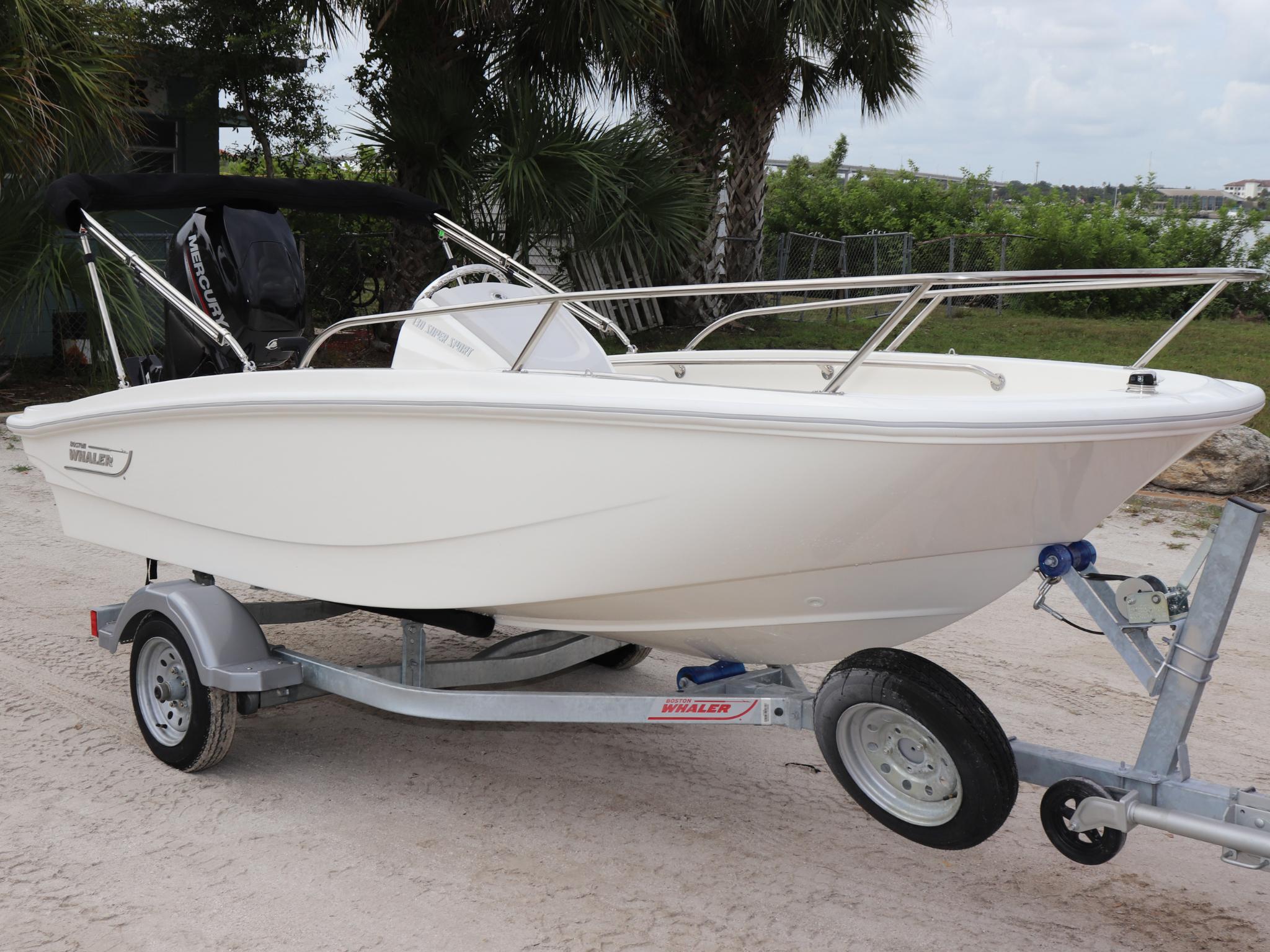 2025 Boston Whaler 130 Super Sport