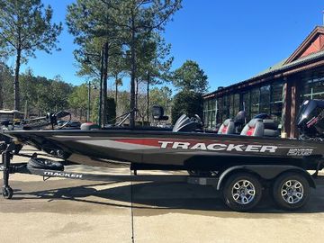 2025 Tracker Savage 215