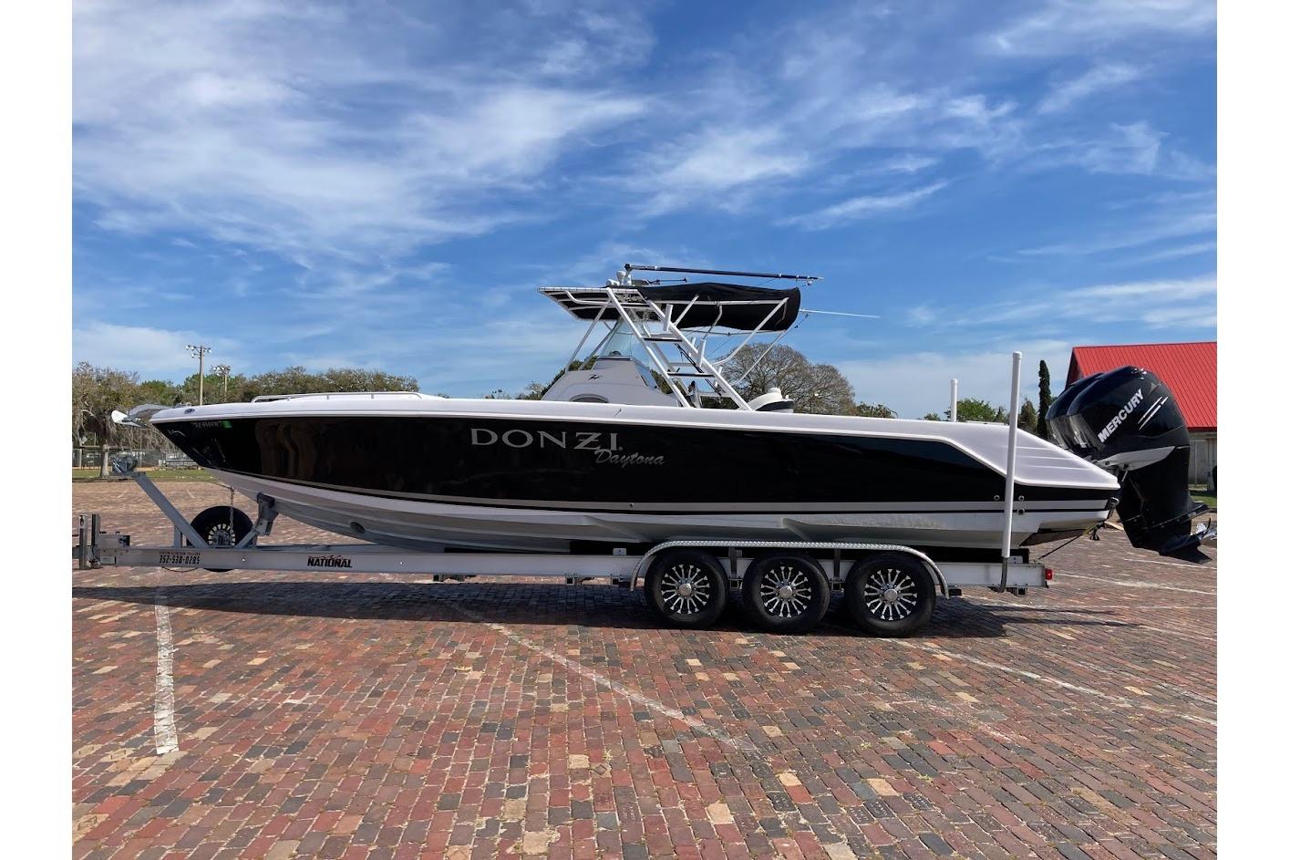 2005 Donzi 35 ZF Daytona