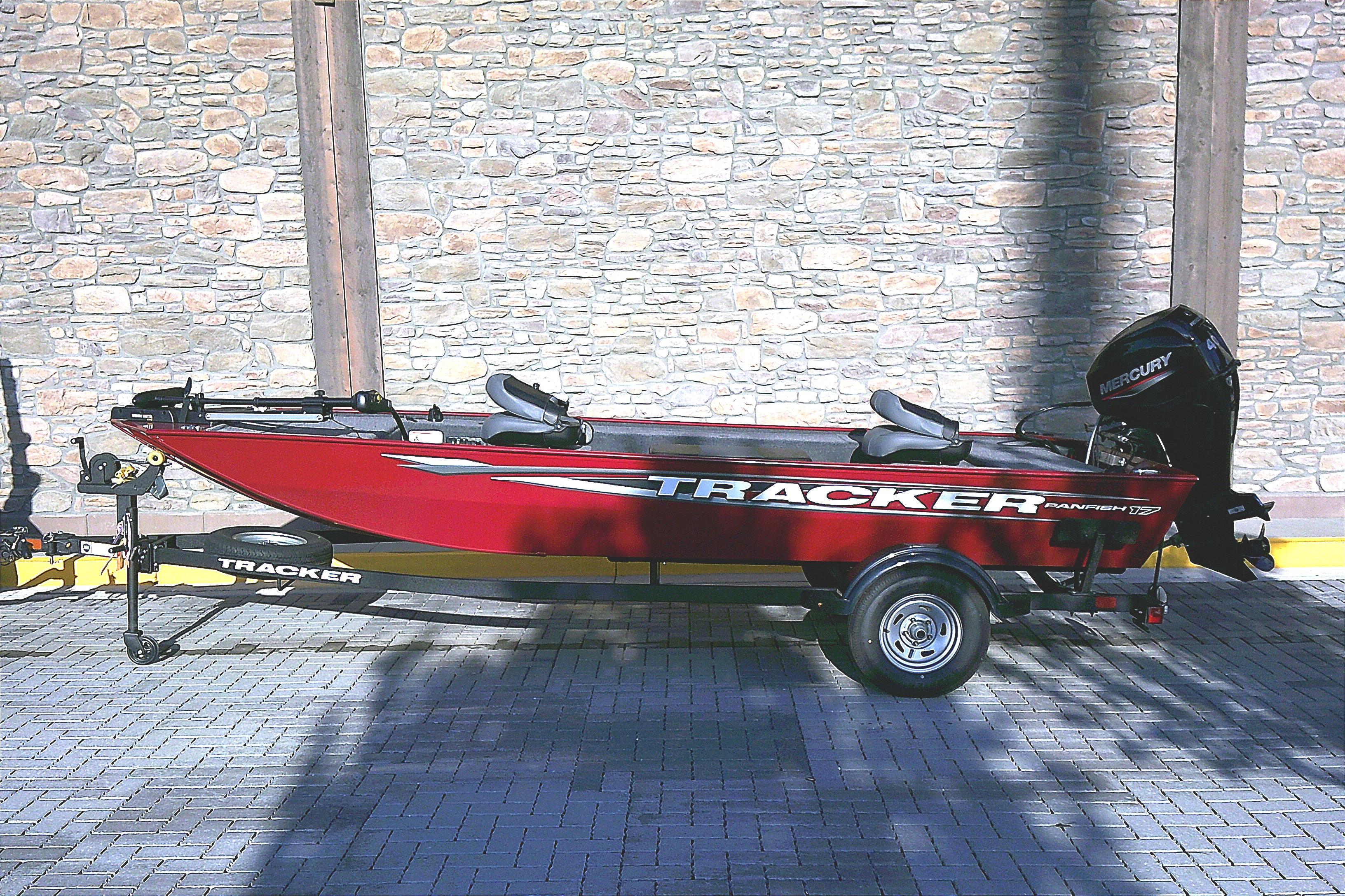 2025 Tracker Panfish 17