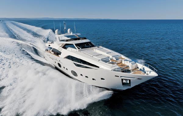 2015 Ferretti Yachts Custom Line 100