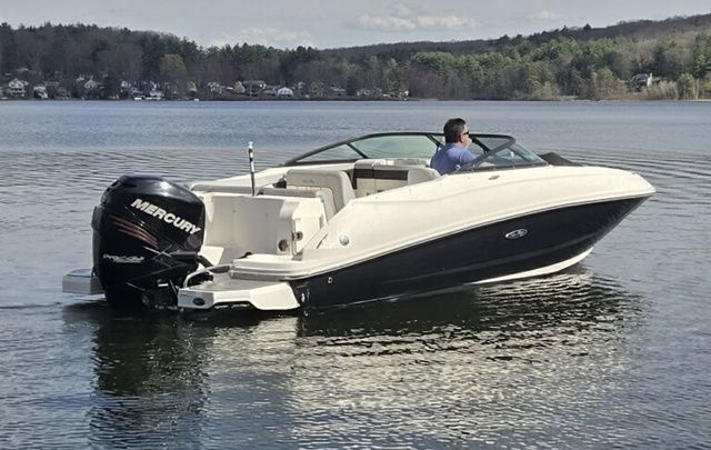 2016 Sea Ray 240 Sundeck