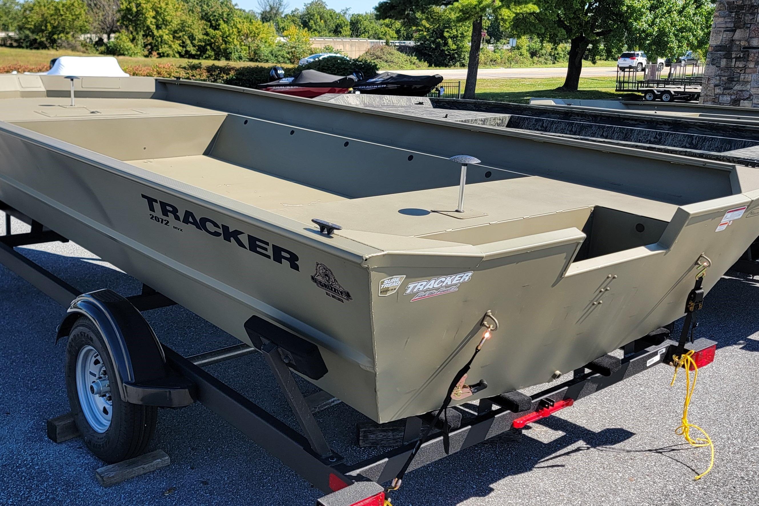 2026 Tracker GRIZZLY 2072 Utility