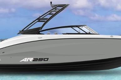 Yamaha Boats AR250 2026 Yamaha Boats AR250 on clear water with blue sky background.