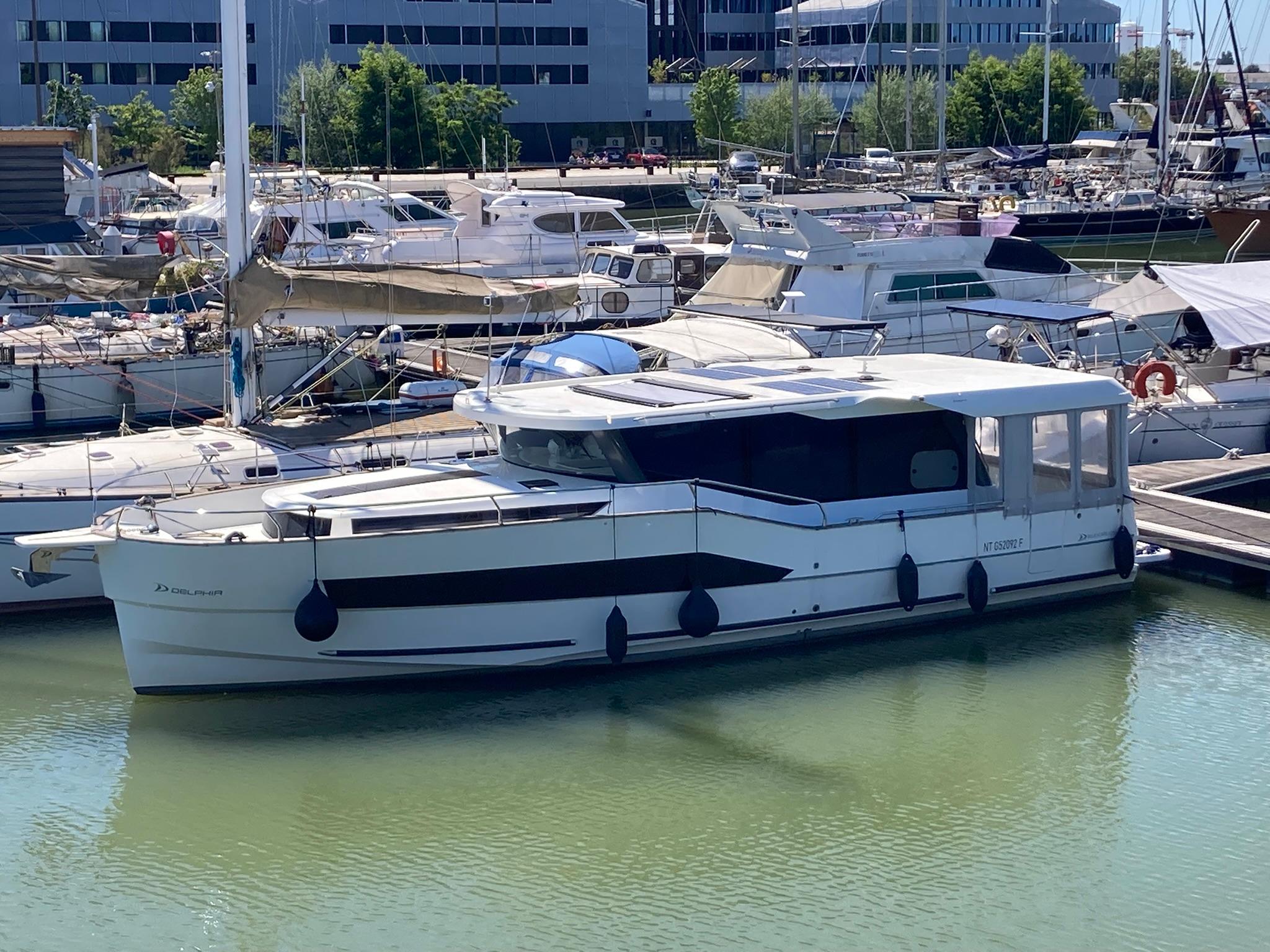 2021 Delphia 1200 BluEscape