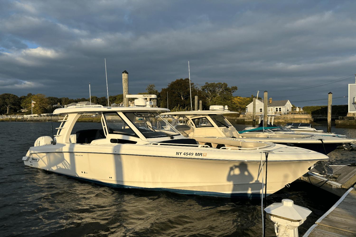 Boston Whaler 350 Realm