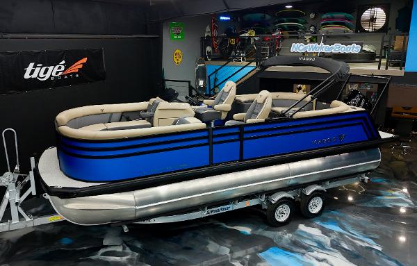 Viaggio Lago Z-U 2025 Viaggio Lago Z-U pontoon boat in showroom, blue and silver design.