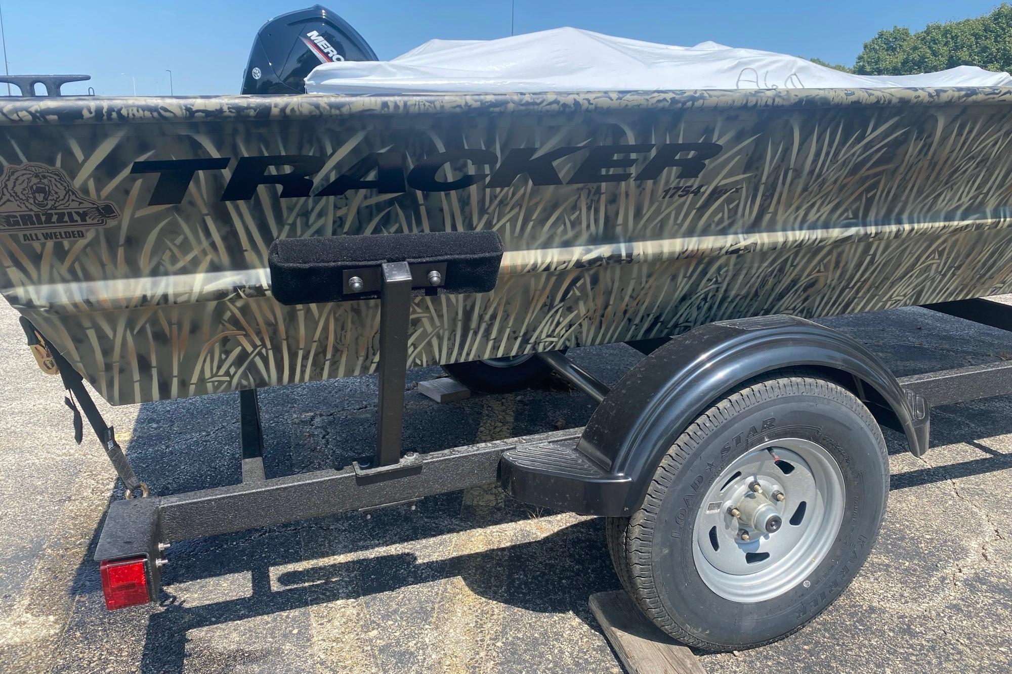 2026 Tracker Grizzly 1754 Utility