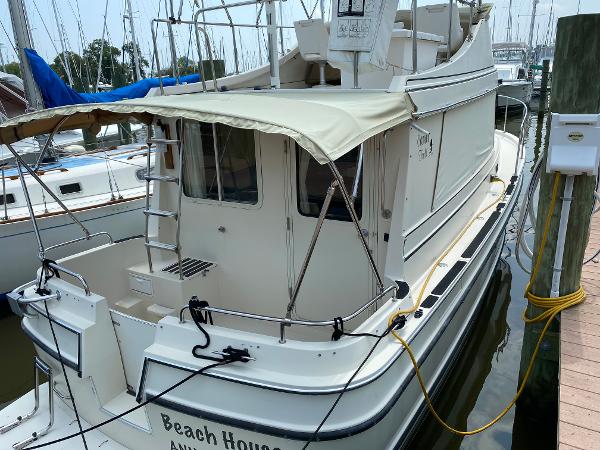 1998 Camano Troll 31