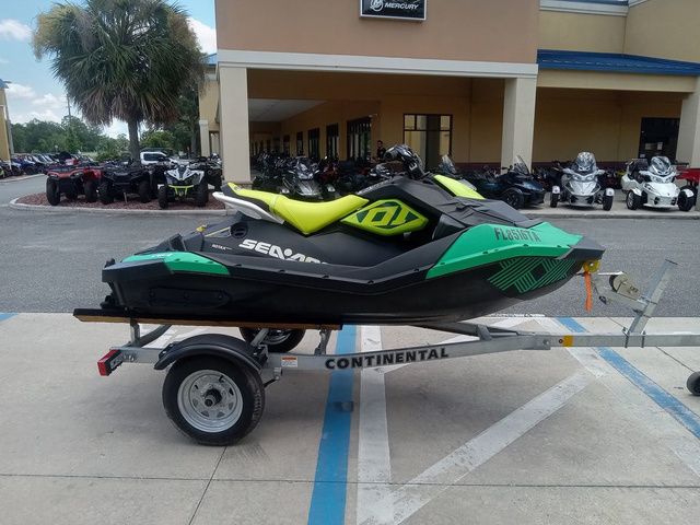 Sea-Doo Spark Trixx 2-up Rotax 900 H.O. ACE IBR